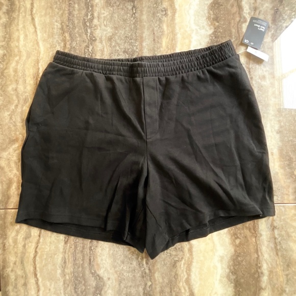 NWT Men Size XXL Gap GapFit Tech Black Moisture Wick Sweat Shorts W/ Pockets - Picture 1 of 2